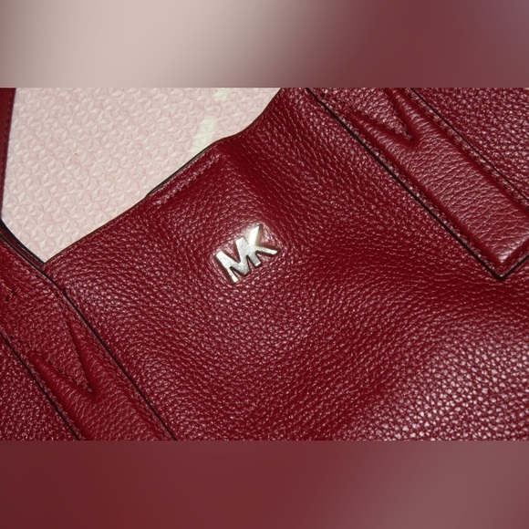 Michael Kors Large Junie Tote Bag Maroon Pebbled Leather with Dust Bag - Picture 4 of 5